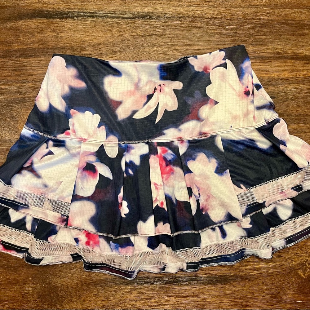 Lucky In Love Flower Tennis Skirt Sz M